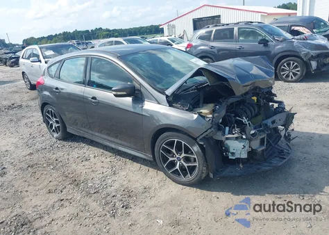 2016 Ford Focus Se z USA, uszkodzony, nr VIN 1FADP3K21GL232618